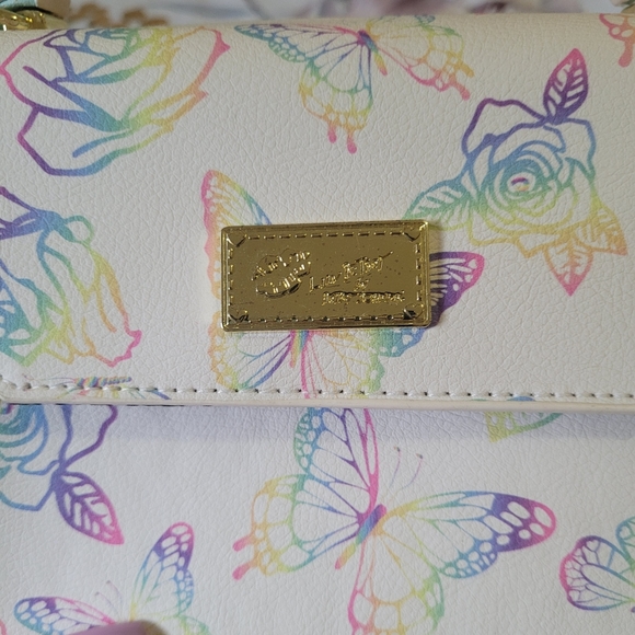 Betsey Johnson Handbag. - Picture 3 of 4